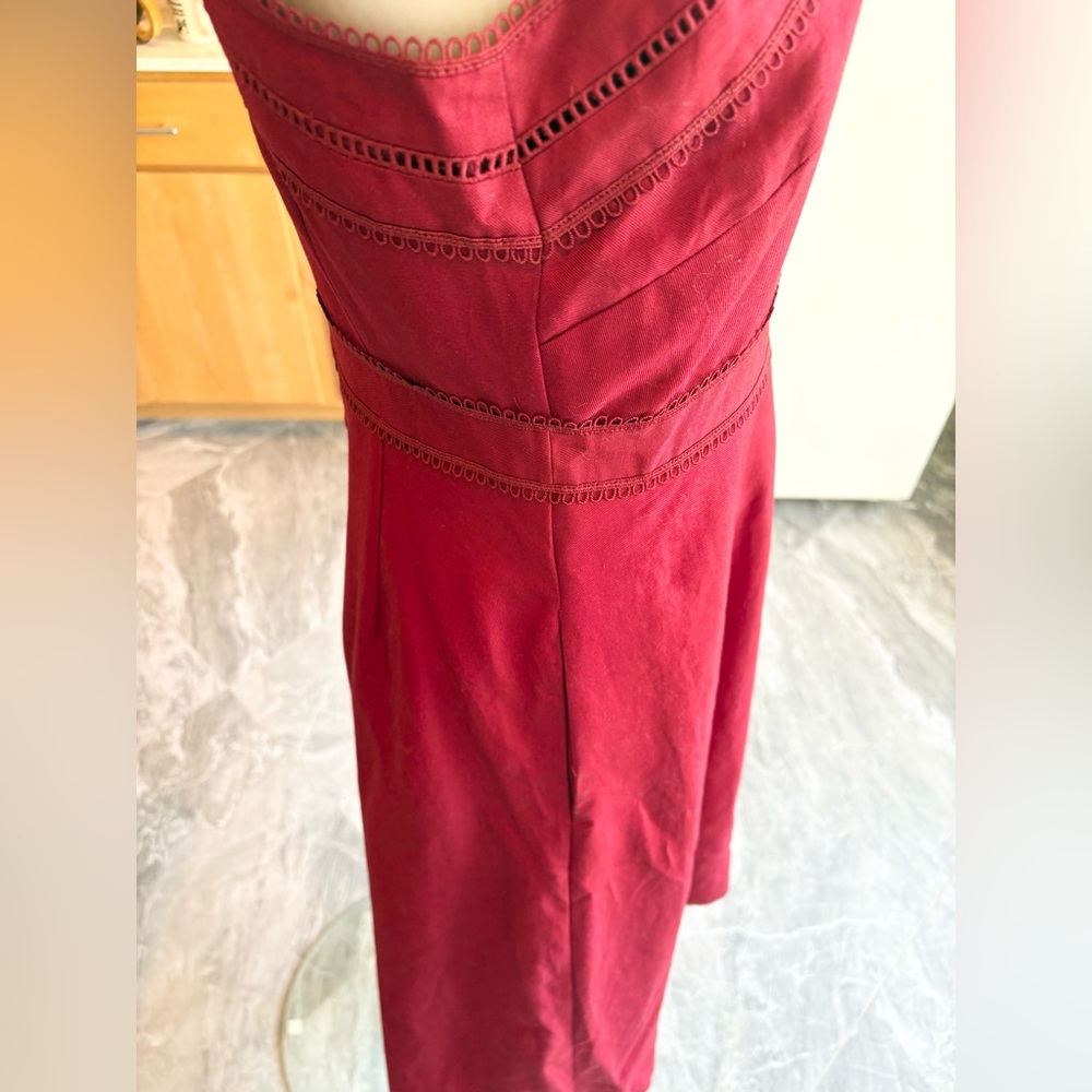 Elegant Cranberry Red Sleeveless Midi Dress - Picture 3 of 14